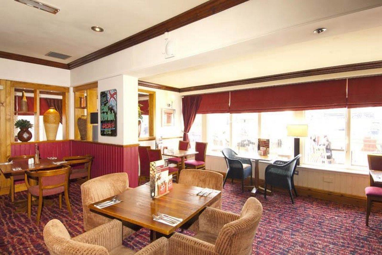 Premier Inn Huddersfield Central Екстериор снимка