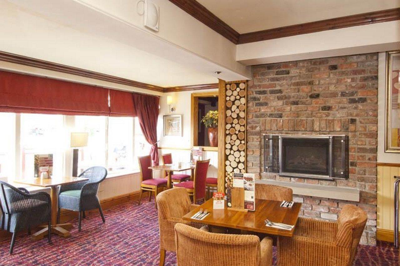 Premier Inn Huddersfield Central Екстериор снимка