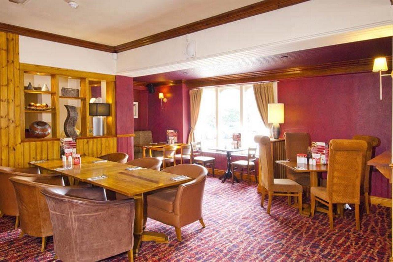 Premier Inn Huddersfield Central Екстериор снимка