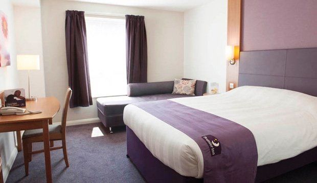 Premier Inn Huddersfield Central Екстериор снимка